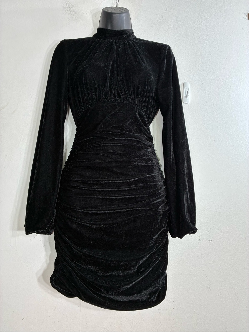 PrettyLittleThing Black Velvet Ruched Long Sleeve Dress